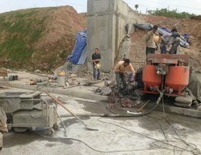 【注漿泵機(jī)廠家】D300灌漿泵錨固注漿現(xiàn)場
